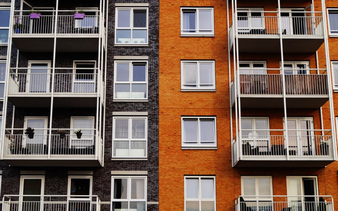 Appartementseigenaar krijgt geen dekking inboedelverzekering voor gietvloer
